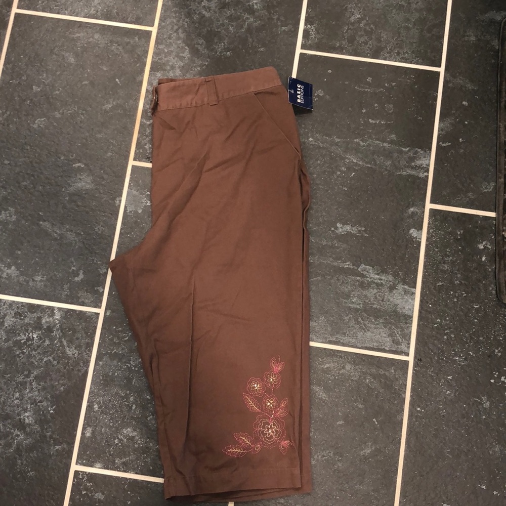 NWT embroidered capris